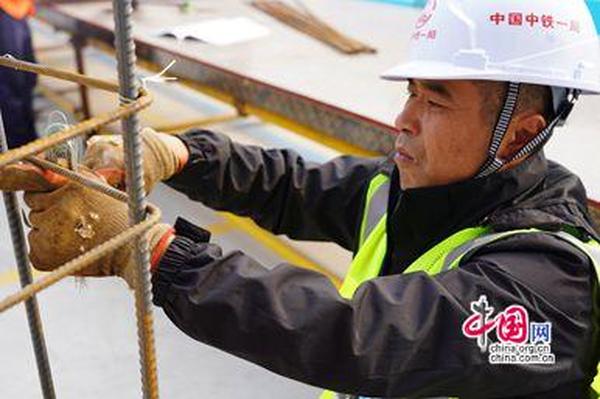 中铁一局两名产业工人获&ldquo;长安建筑大工匠&rdquo;称号